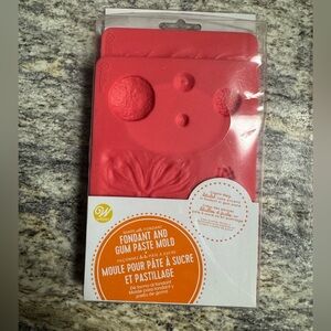 Wilton Fondant and Gum Paste Mold